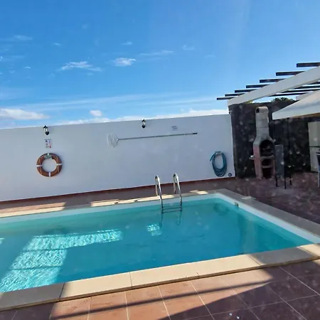 Villa Georgiana - 4 Bed Property With Private Pool Playa Blanca