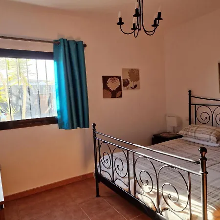 Georgiana - 4 Bed Property With Private Pool Playa Blanca